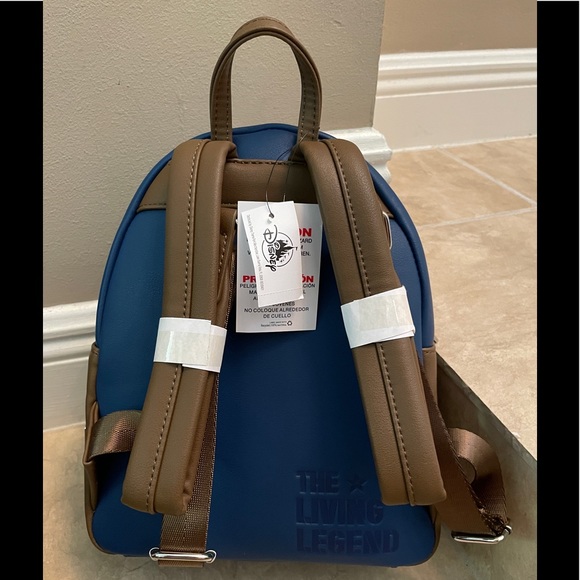 Disney Parks Excl. Marvel Captain America Living Legend Loungefly Backpack NEW - Picture 3 of 4